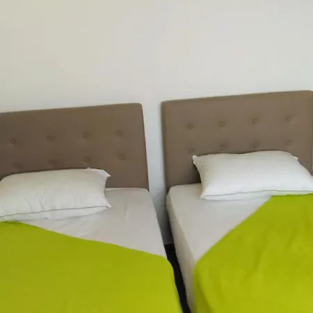 House With 2 Bedrooms In With Enclosed Garden And Wifi
