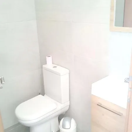 Nyaraló House With 2 Bedrooms In With Enclosed Garden And Wifi *